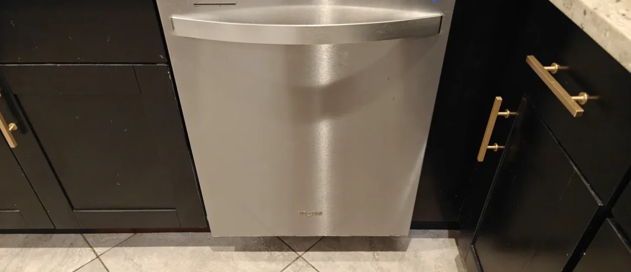 Whirlpool 24 Stainless Steel AI Dishwasher