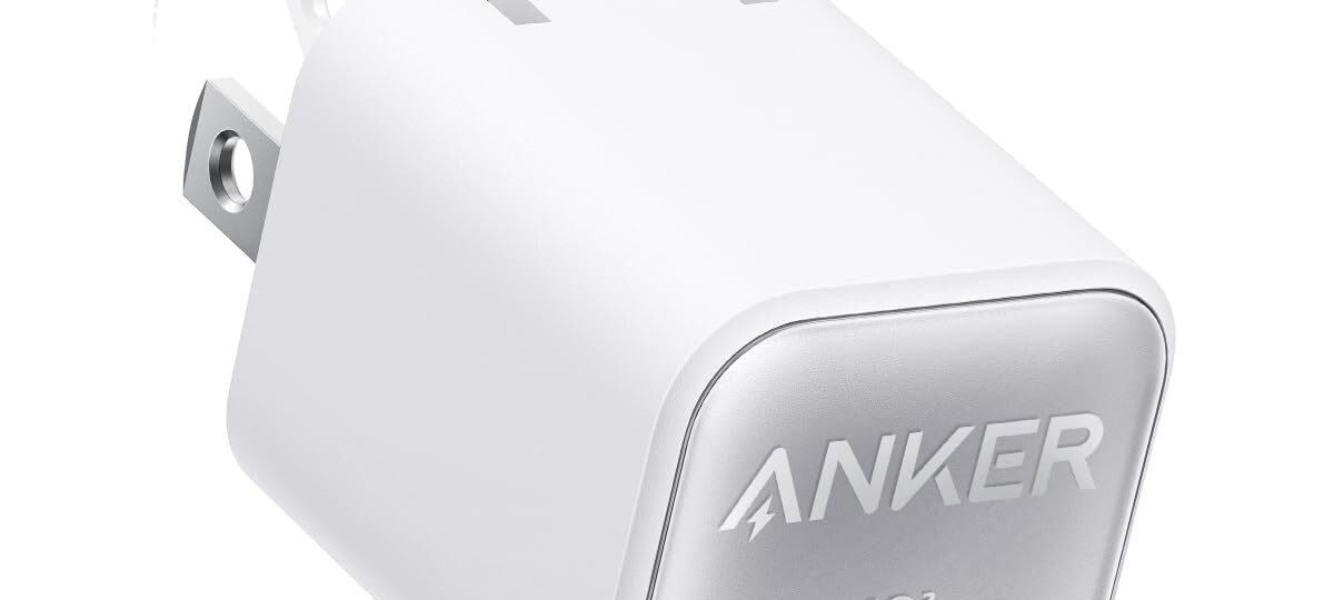 Anker Nano USB C Charger Block, 30W PIQ 3.0 Foldable iPhone Charger Fast Charging for iPhone 17/16 Series, Galaxy, iPad, Compatible with MagSafe