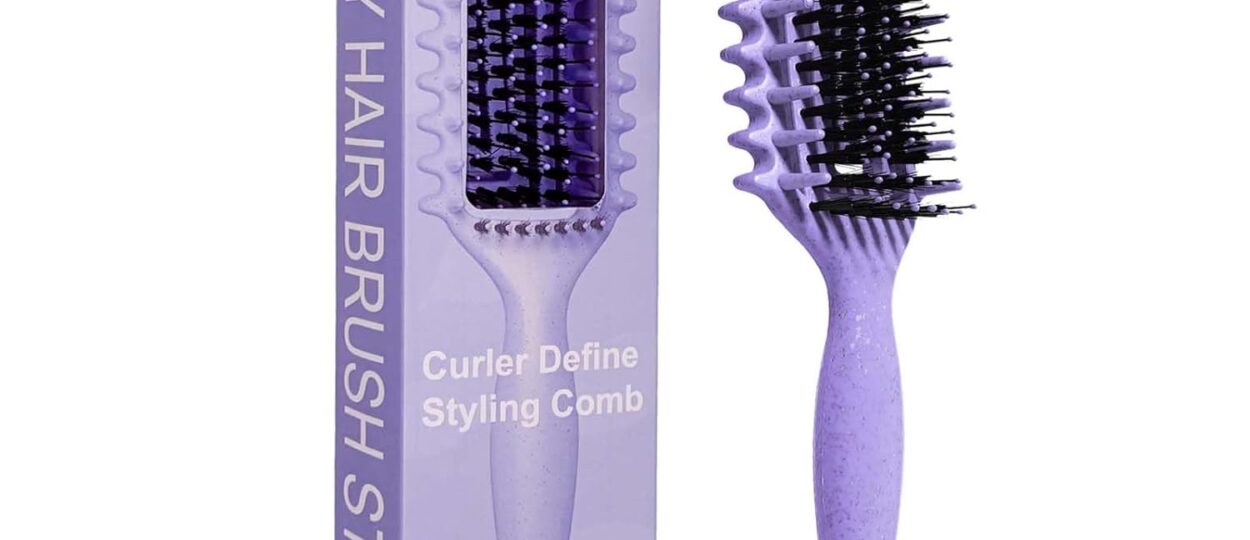 Curly-hair-bursh-candybrush-curl-defining-brush.jpg