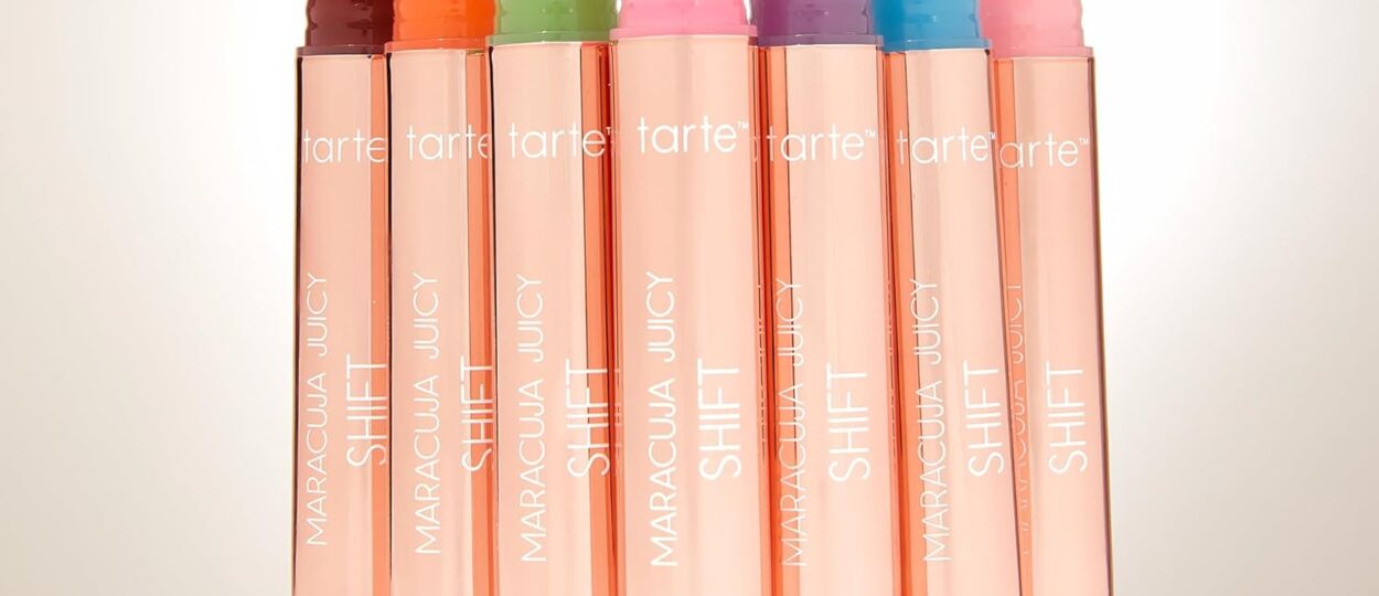 tarte-maracuja-juicy-lip-cheek-shift-pH-Powered-Lip-Stain-Cheek-Stain-Lip-Gloss-Balm-with-Hyaluronic-Acid-for-Smooth-Moisturized-Lips